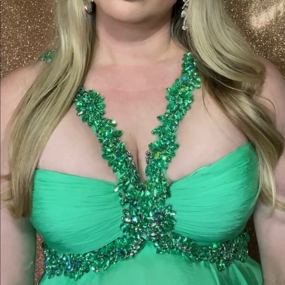 Sherri hill beautiful top!